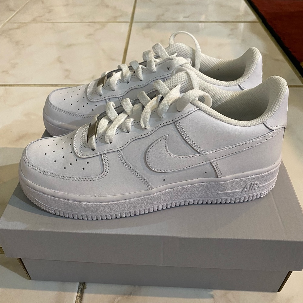 Air Force One- white size 5